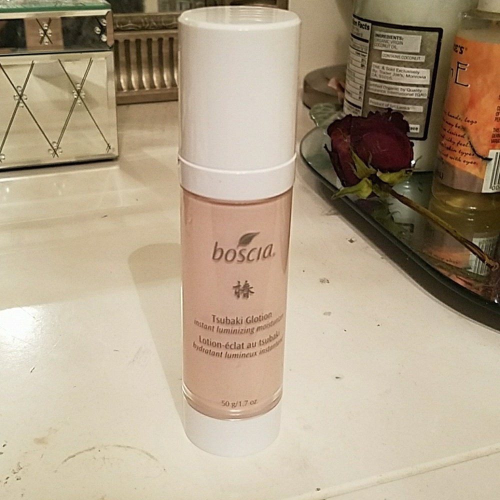 Boscia luminizing face moisturizer